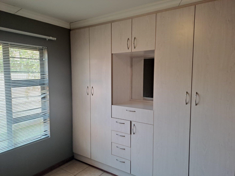 2 Bedroom Property for Sale in Langenhovenpark Free State